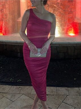 Jump One-Shoulder Fuchsia Ruched Midi Dress